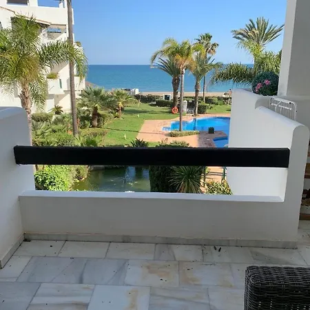 Arruzafa Playa Beachfront Daire *