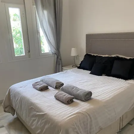 Apartment Arruzafa Playa Beachfront